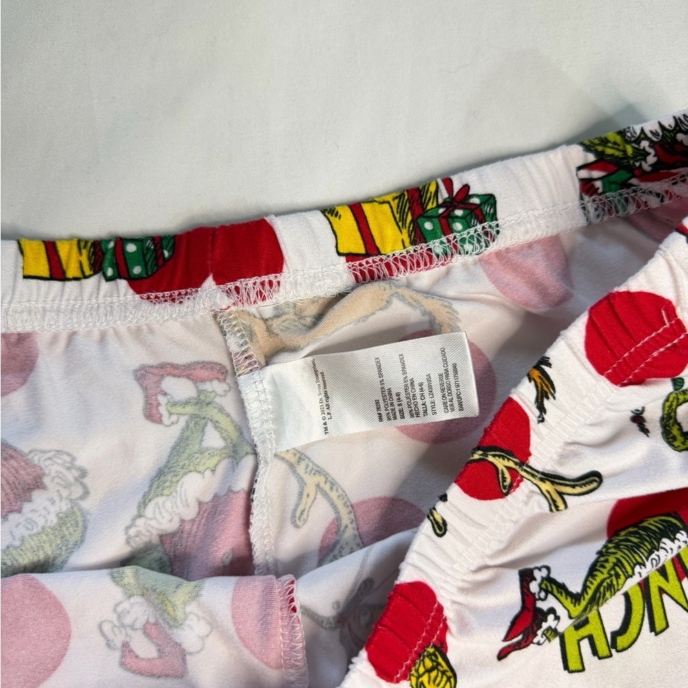 Grinch Pajamas Set - Red and White - Picture 4 of 7